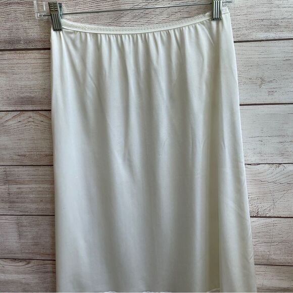 VINTAGE PINEHURST LINGERIE HALF SLIP IN IVORY‎ - Picture 2 of 7